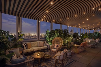 Bar (on property) at Park Lane New York