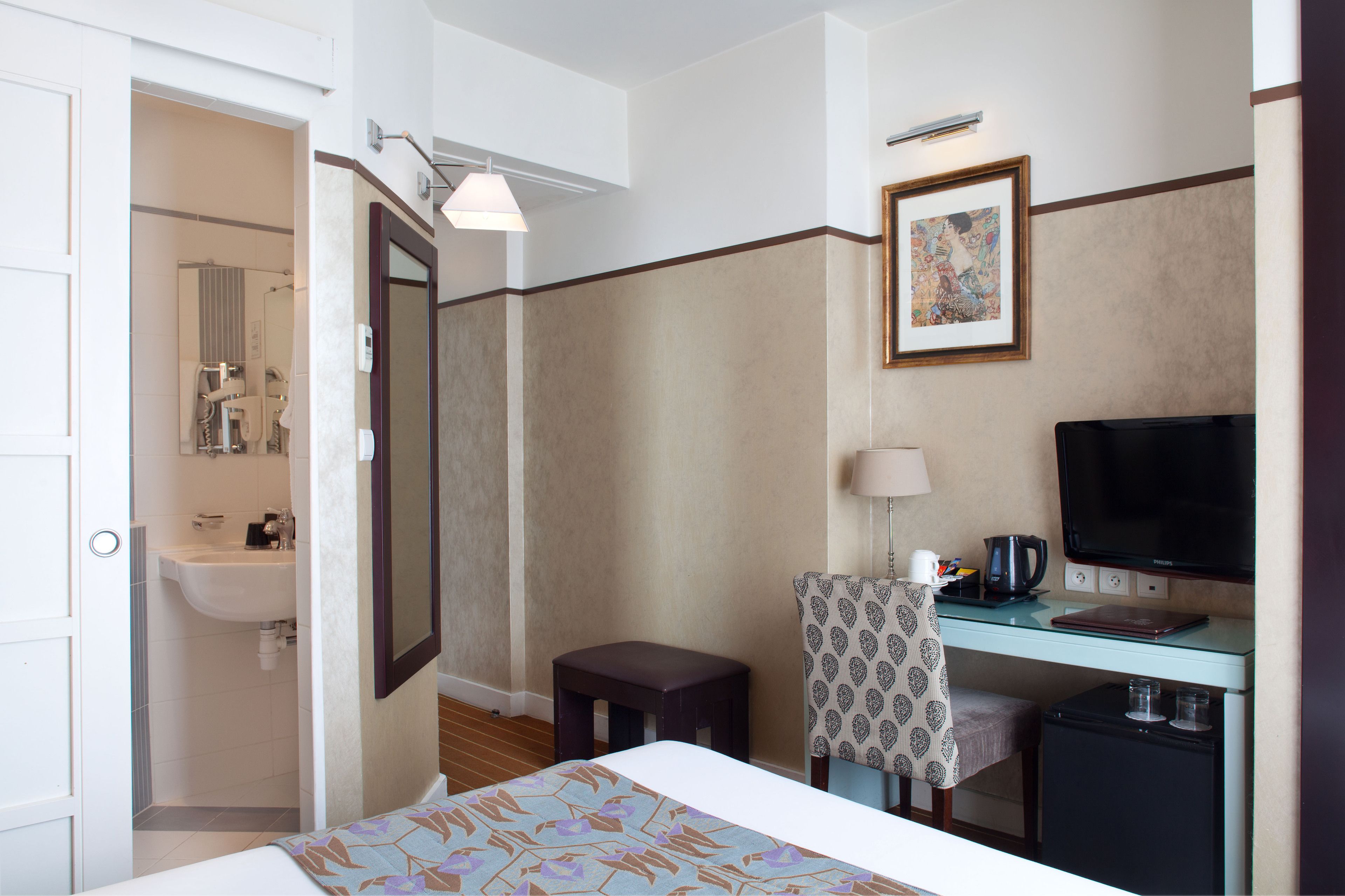 minibar, in-room safe, desk, blackout curtains