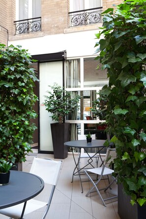 Terrace/patio - Hotel Eiffel Seine (Paris)