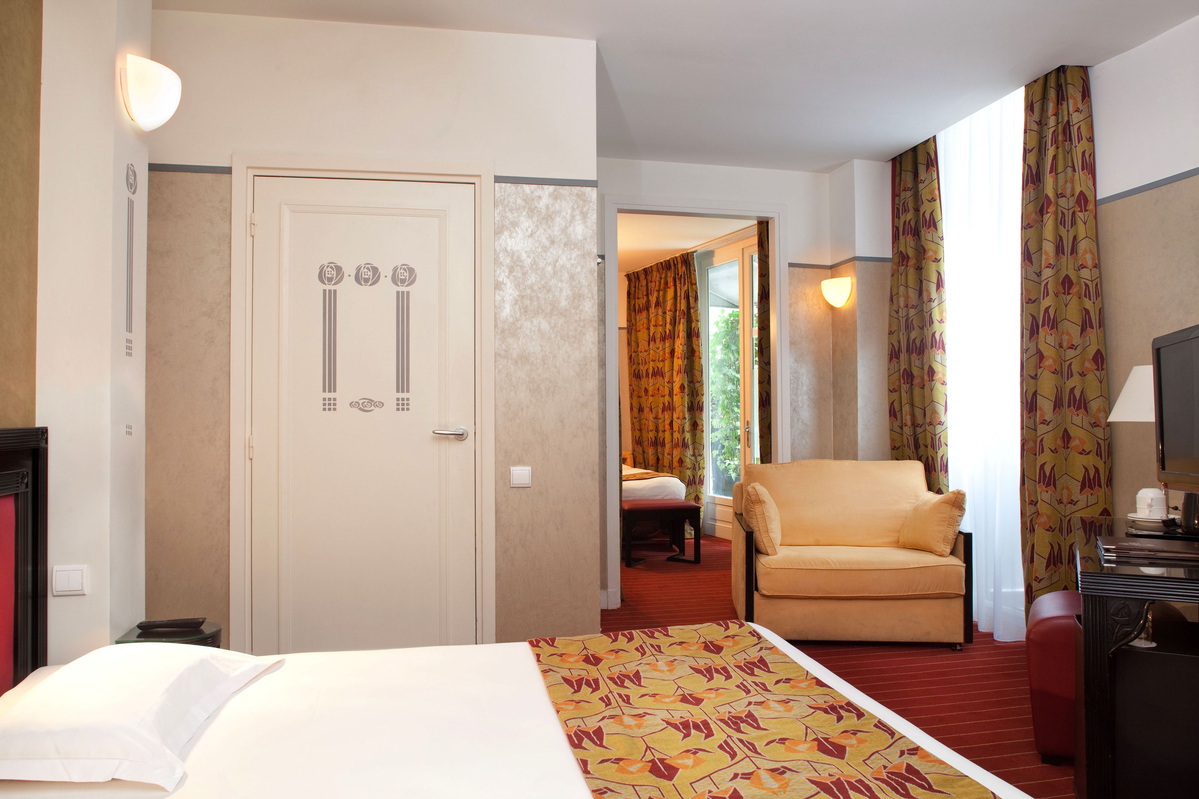 minibar, in-room safe, desk, blackout curtains