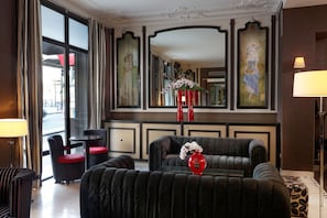 Lobby-Lounge