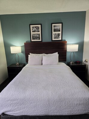 Desk, iron/ironing board, free WiFi, bed sheets