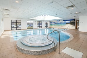 Piscine intérieure