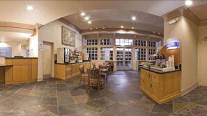 Free buffet breakfast - Holiday Inn Express Monterey-Cannery Row by IHG (Monterey)