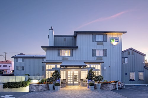 Holiday Inn Express Monterey-Cannery Row by IHG