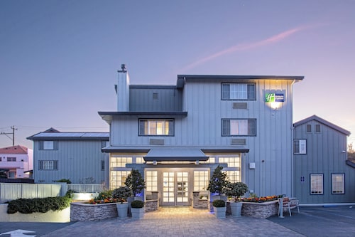 Holiday Inn Express Monterey-Cannery Row by IHG