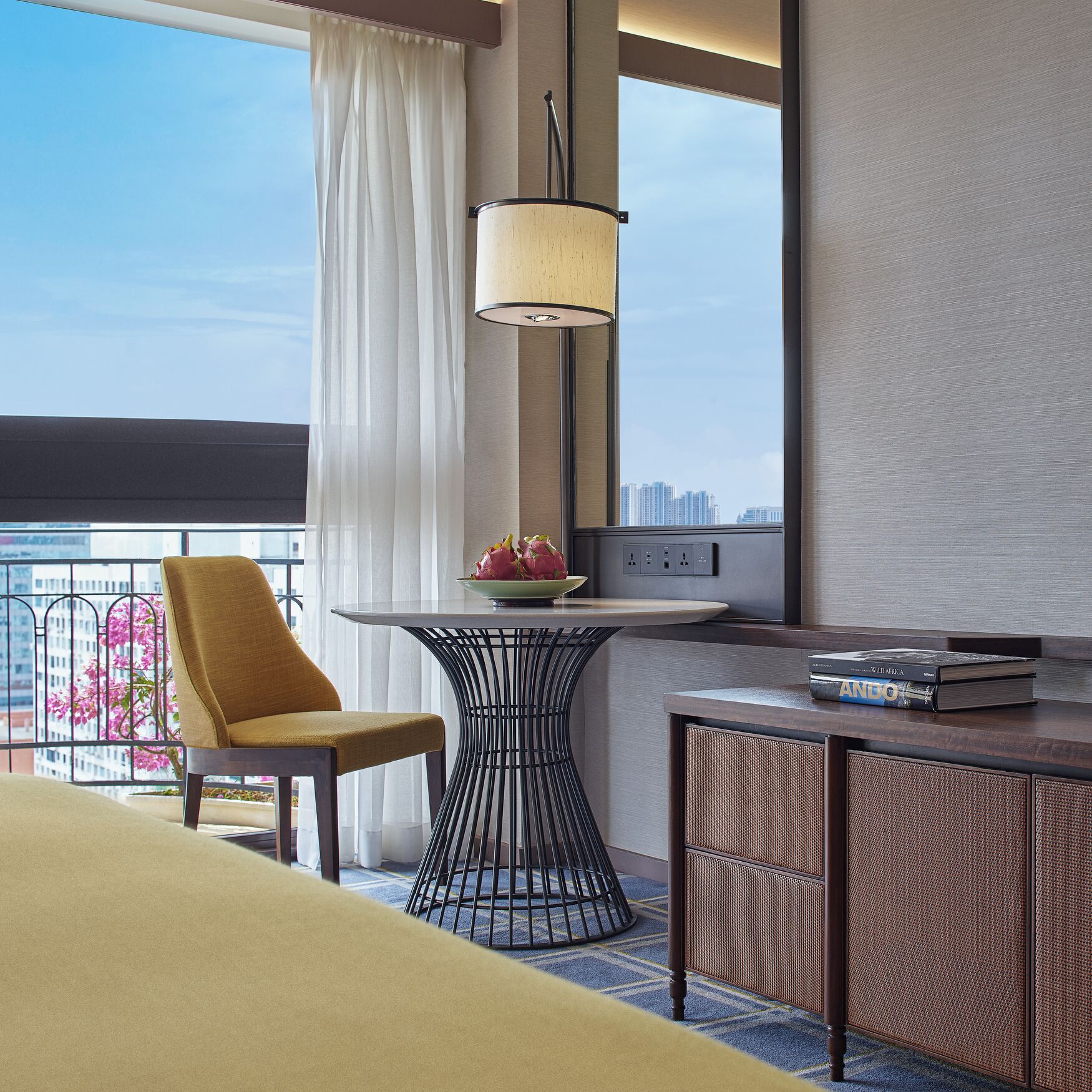 2 bedrooms, premium bedding, minibar, in-room safe