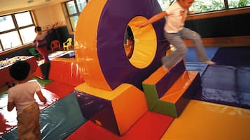 Tempat bermain anak – indoor