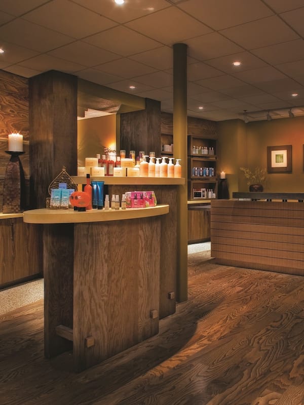 Couples treatment rooms, steam room, body treatments, aromatherapy