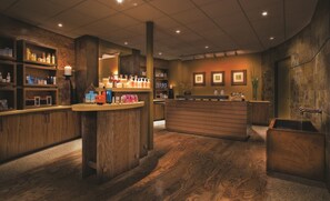Couples treatment rooms, steam room, body treatments, aromatherapy