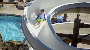 5 Außenpools, Cabañas (gegen Gebühr), Sonnenschirme