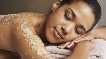 Couples treatment rooms, steam room, body treatments, aromatherapy