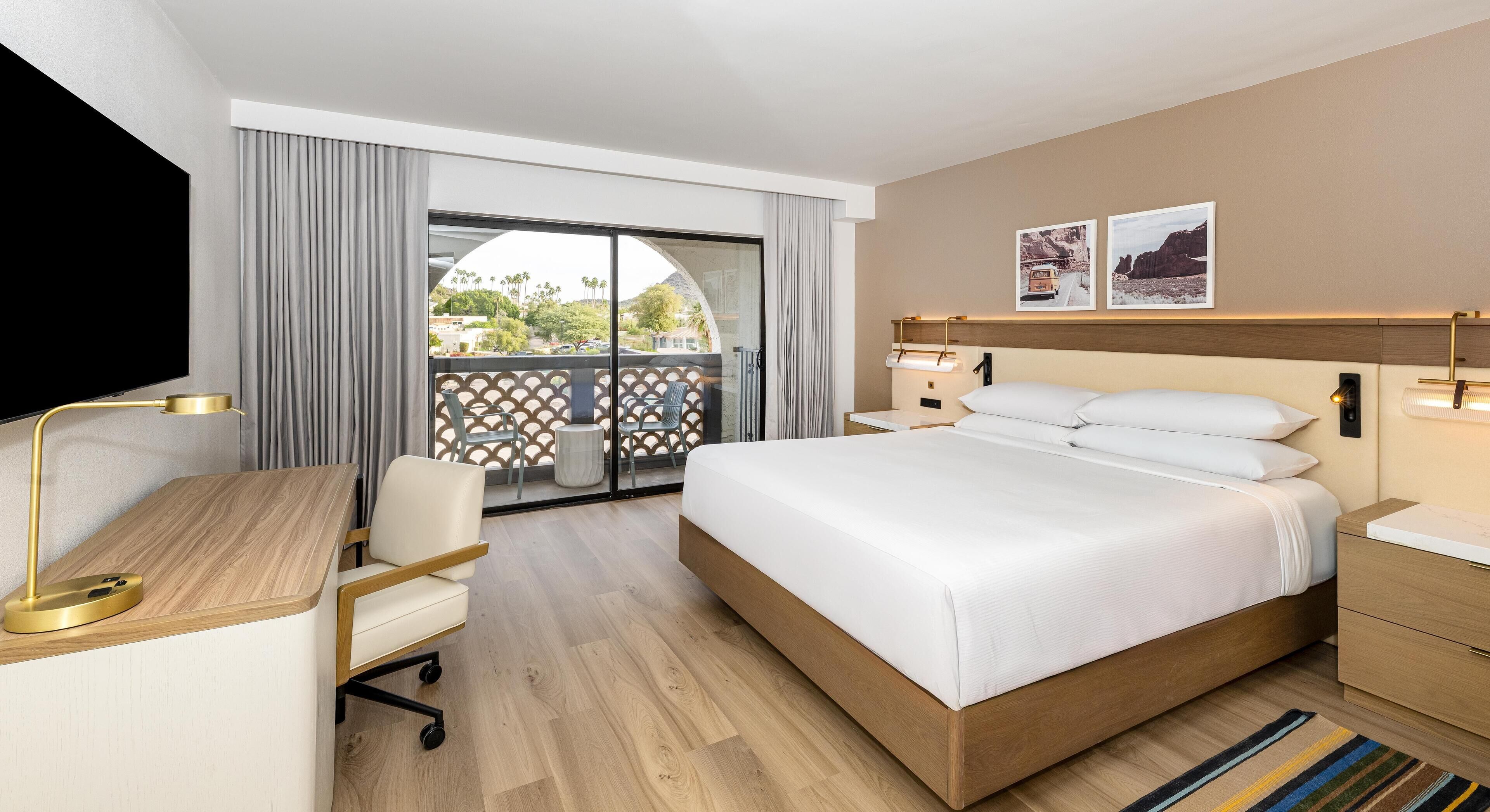 ห้องสวีท, เตียงคิงไซส์ 1 เตียง | เครื่องนอนระดับพรีเมียม, ผ้านวมขนเป็ด, เตียงพร้อมฟูกเสริมที่นอน