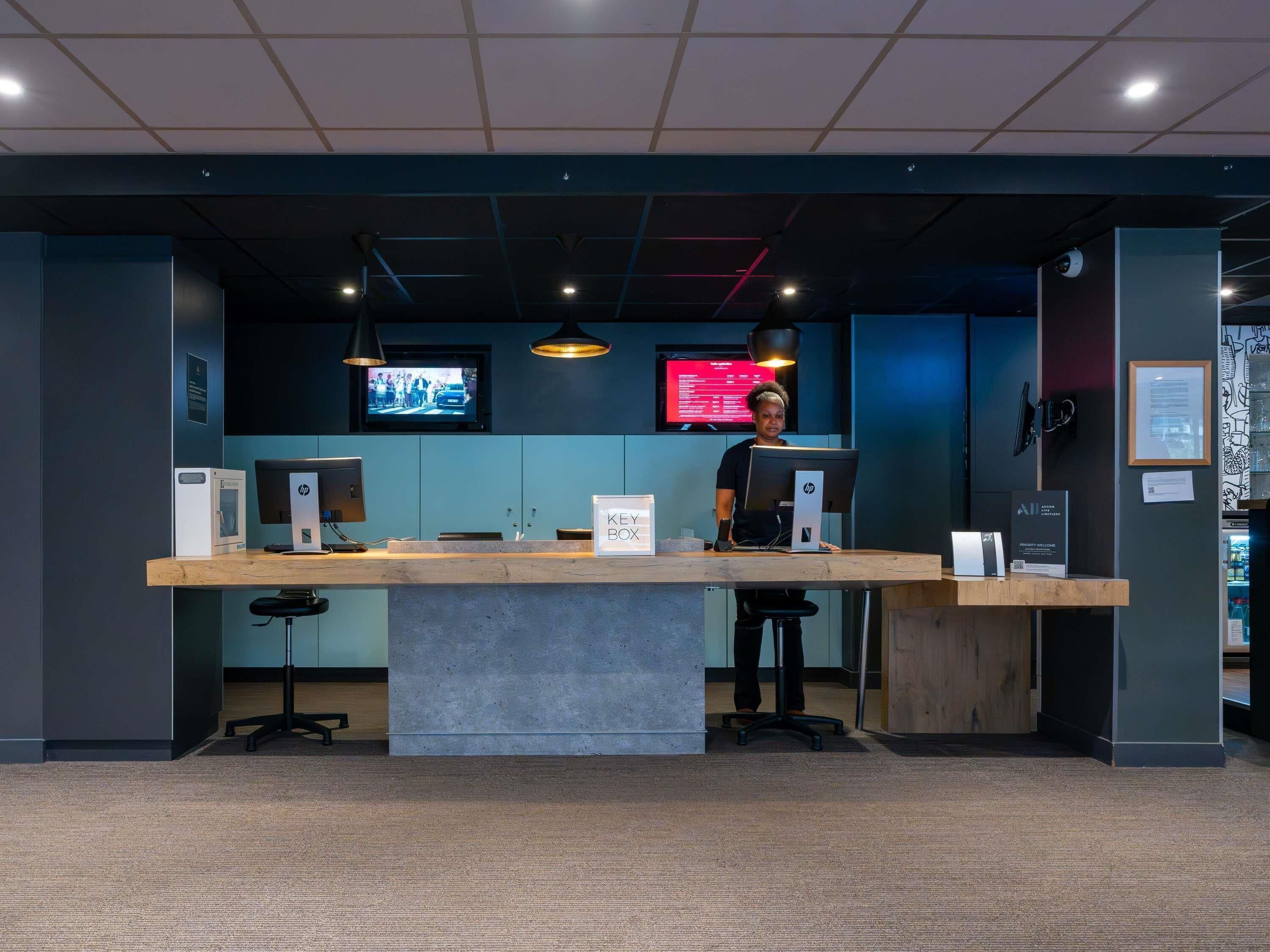 المنشأة من الخارج