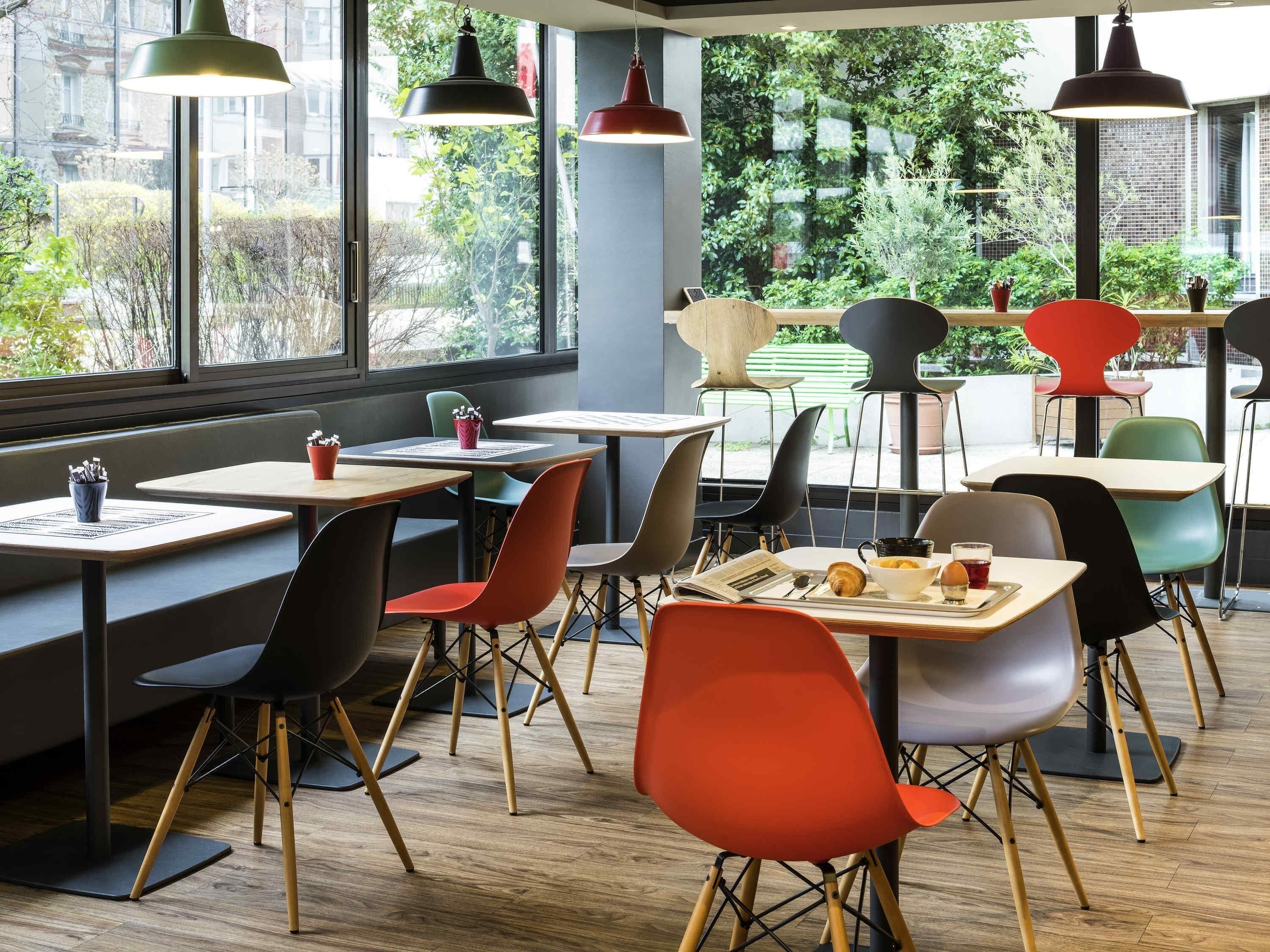 Tägliches Frühstücksbuffet gegen Gebühr