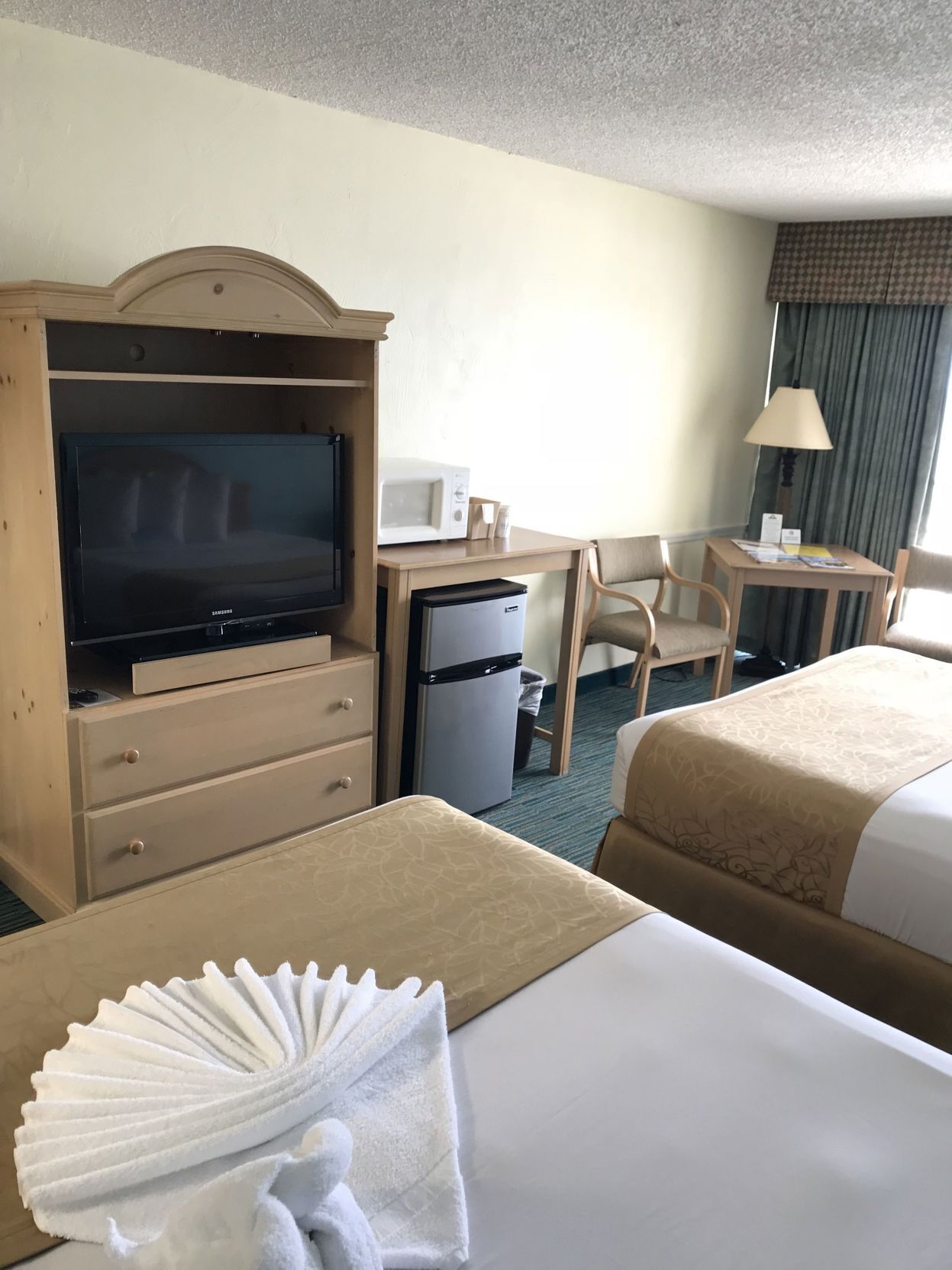 Premium bedding, in-room safe, desk, iron/ironing board