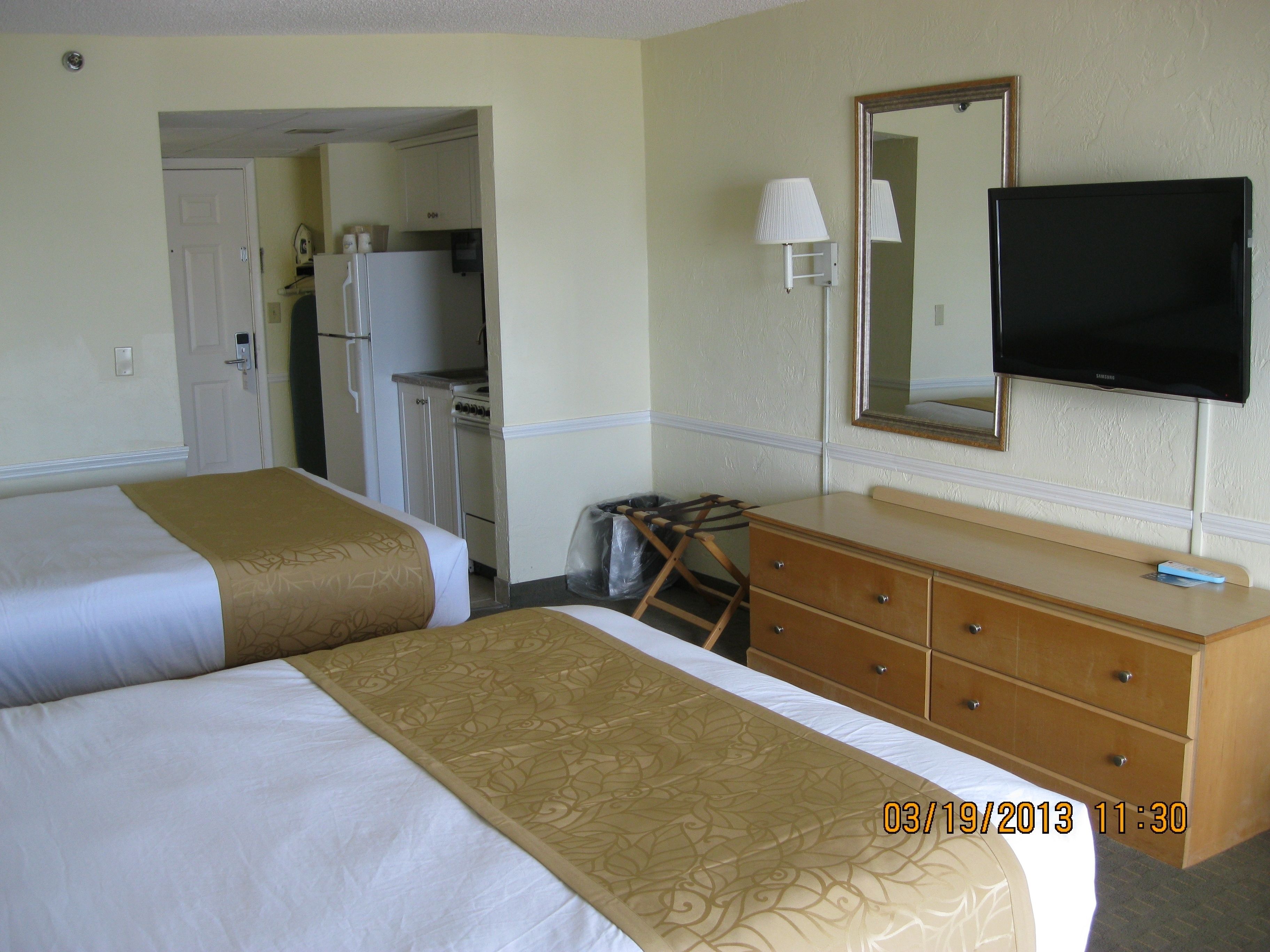 fridge, microwave, coffee/tea maker