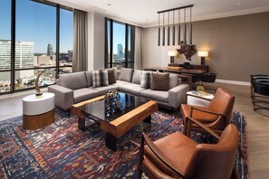 55-inch flat-screen TV with cable channels, Smart TV, pay films - The Westin Oaks Houston at the Galleria (Houston)