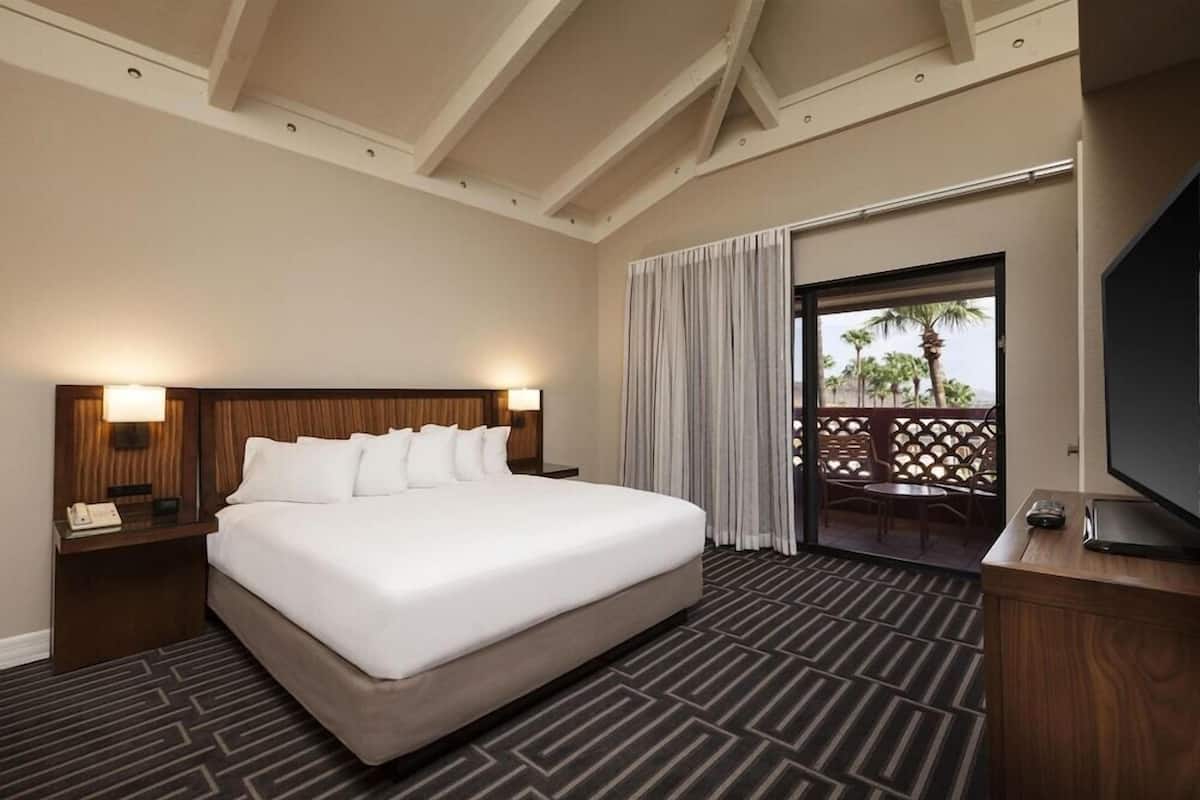 1 bedroom, premium bedding, pillowtop beds, in-room safe