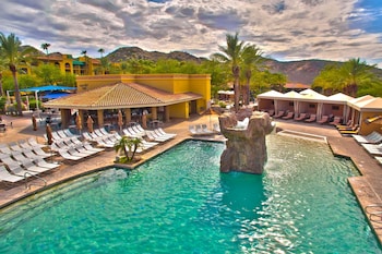 Hotel Exterior at Hilton Phoenix Tapatio Cliffs Resort