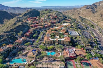 Hotel Exterior at Hilton Phoenix Tapatio Cliffs Resort