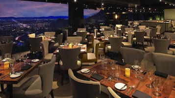 3 间餐厅,供应早餐