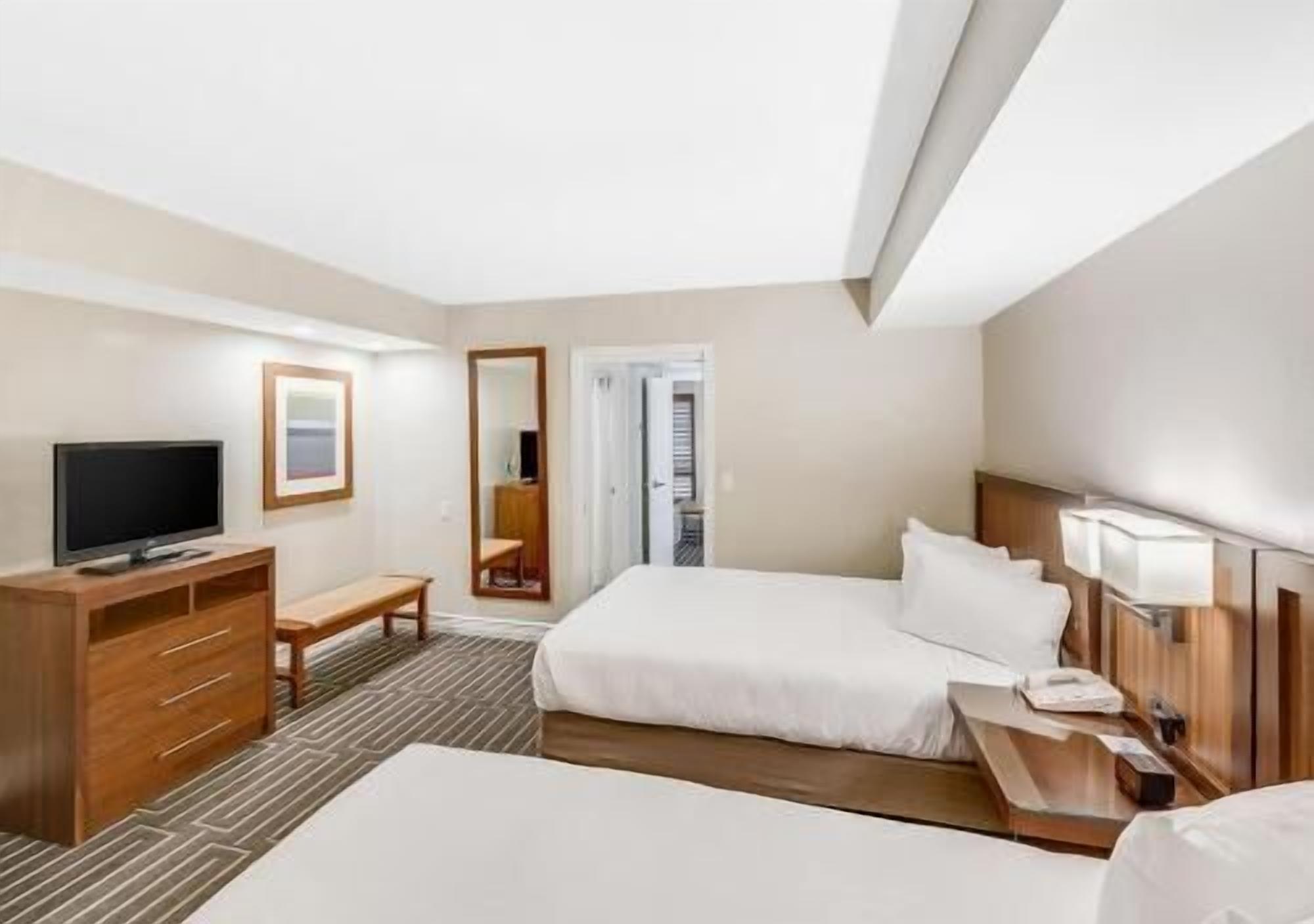 1 bedroom, premium bedding, pillowtop beds, in-room safe
