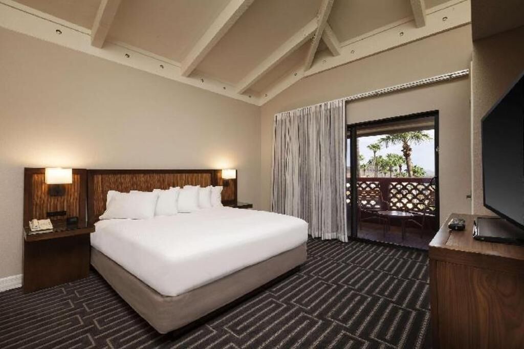 1 bedroom, premium bedding, pillowtop beds, in-room safe