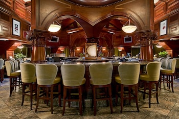 3 bars/lounges, poolside bar at Hilton Phoenix Tapatio Cliffs Resort