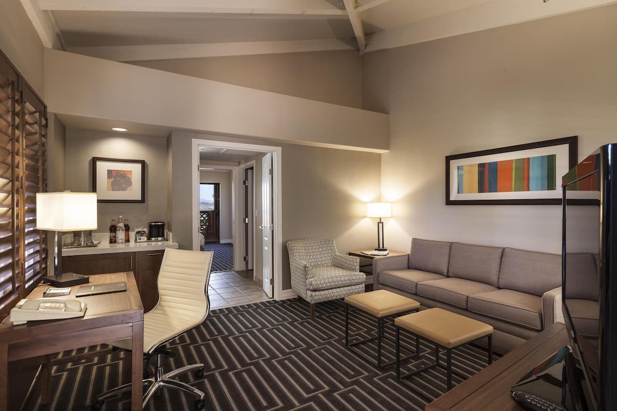 1 bedroom, premium bedding, pillow-top beds, in-room safe