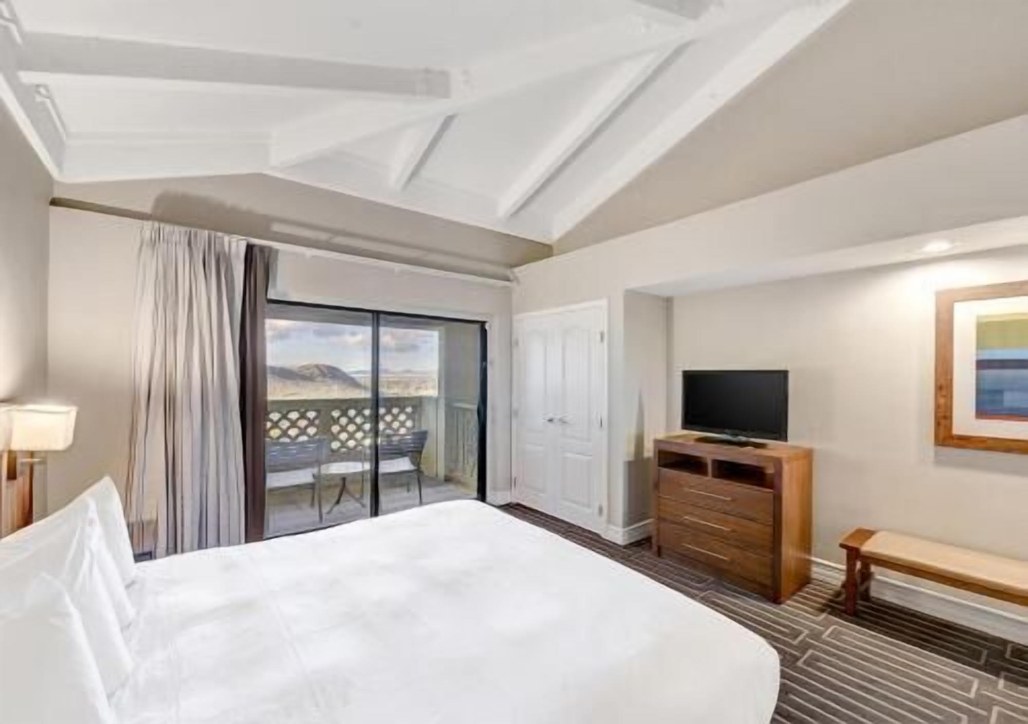 1 bedroom, premium bedding, pillowtop beds, in-room safe