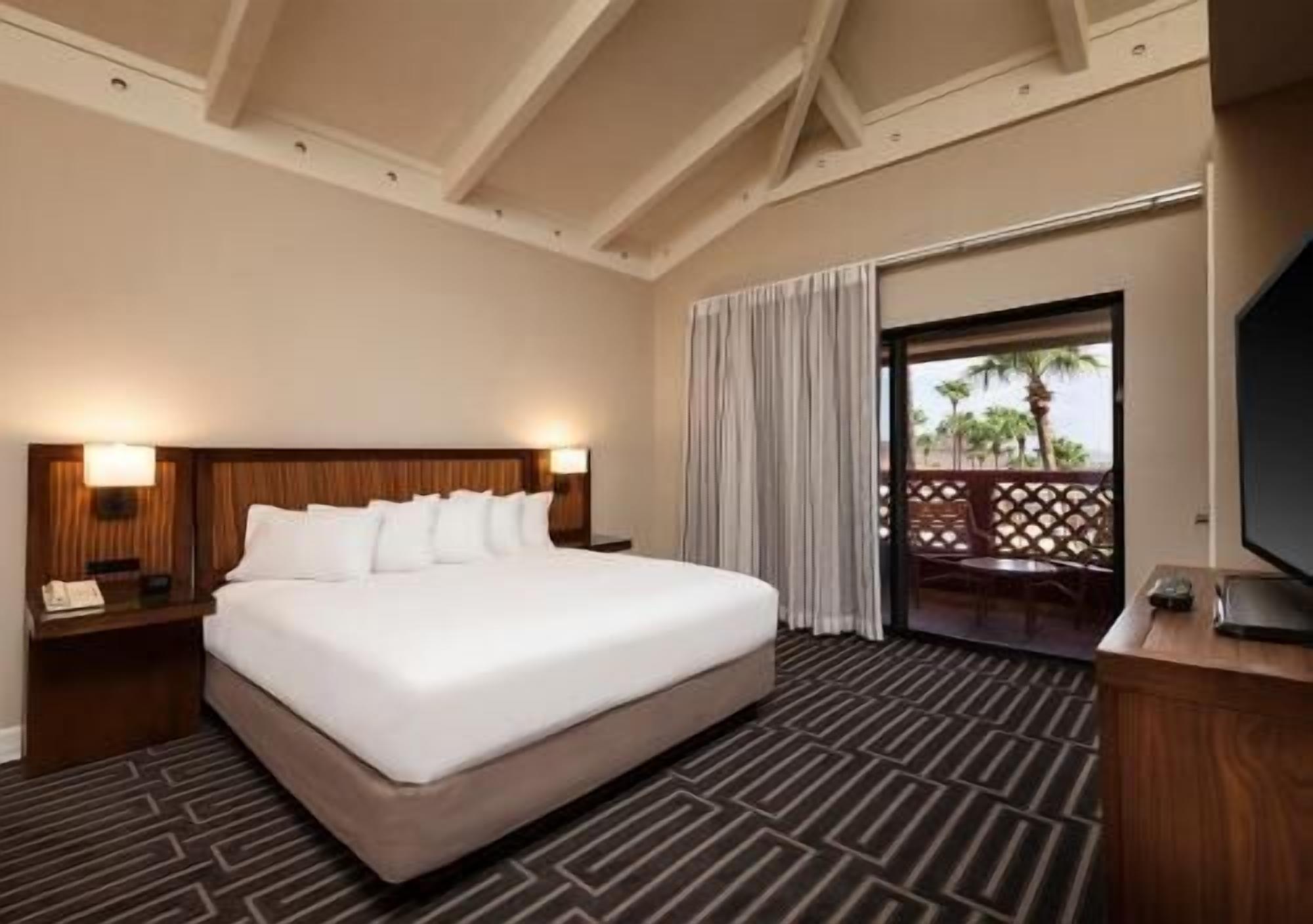 1 bedroom, premium bedding, pillowtop beds, in-room safe