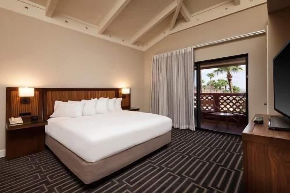 1 bedroom, premium bedding, pillowtop beds, in-room safe