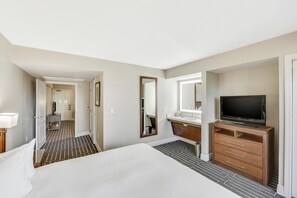 1 bedroom, premium bedding, pillow-top beds, in-room safe - Hilton Phoenix Tapatio Cliffs Resort (Phoenix)