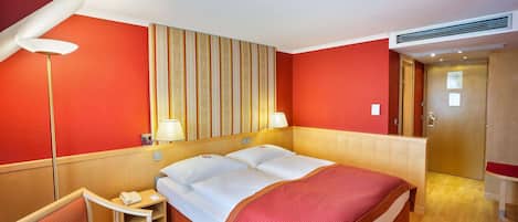 2 bedrooms, in-room safe, desk, soundproofing