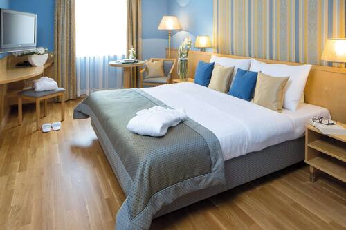 Chambre exécutive double | Coffre-fort, bureau, système d’insonorisation, accès au Wi-Fi (inclus)