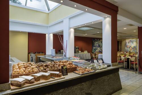 Buffet déjeuner servi tous les jours en supplément
