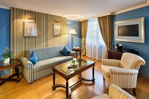 George Gershwin Suite | Cofres nos quartos, escrivaninha, quartos à prova de som