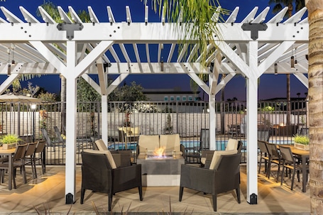 Terraza o patio. Residence Inn by Marriott Pasadena Arcadia