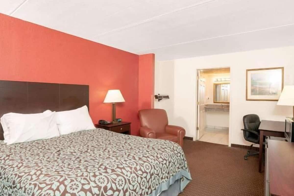 Desk, iron/ironing board, free cribs/infant beds, free WiFi