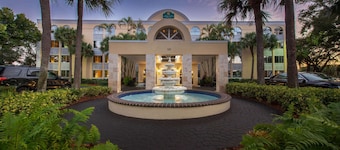 La Quinta Inn & Suites by Wyndham Deerfield Beach I-95