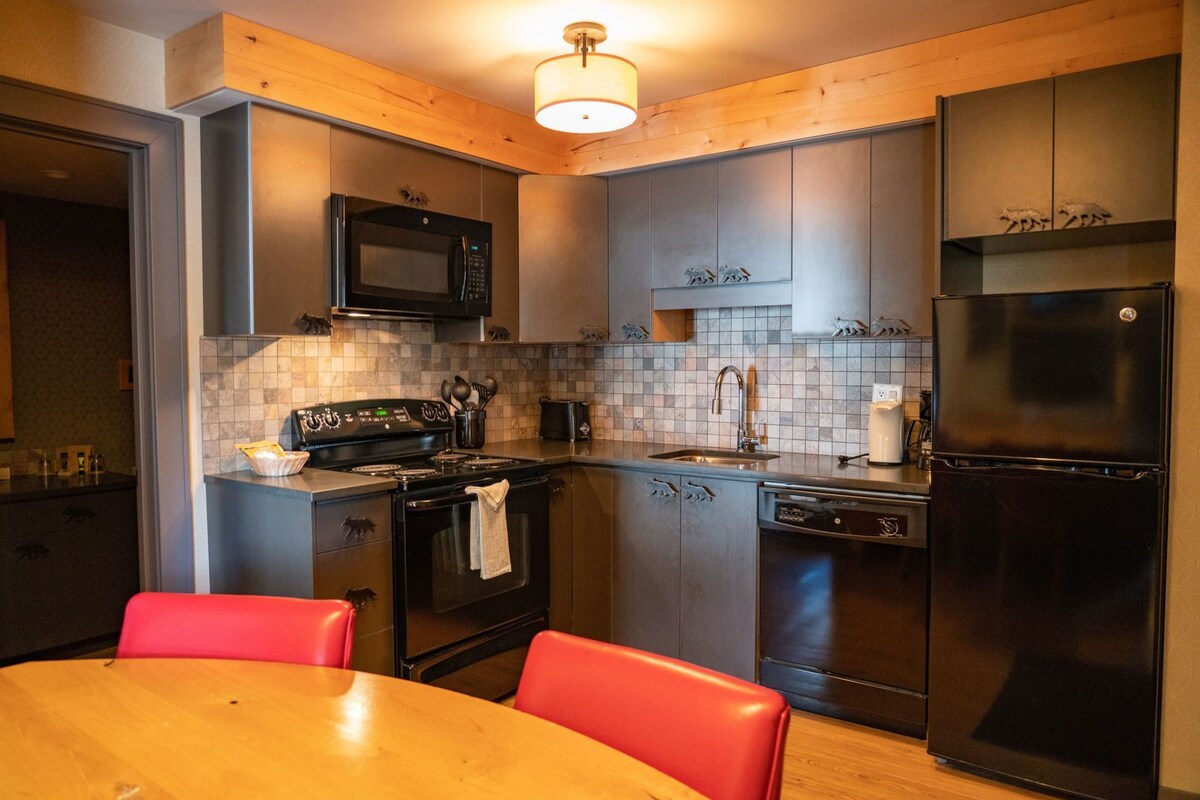 Suite (One Bedroom Wolf)