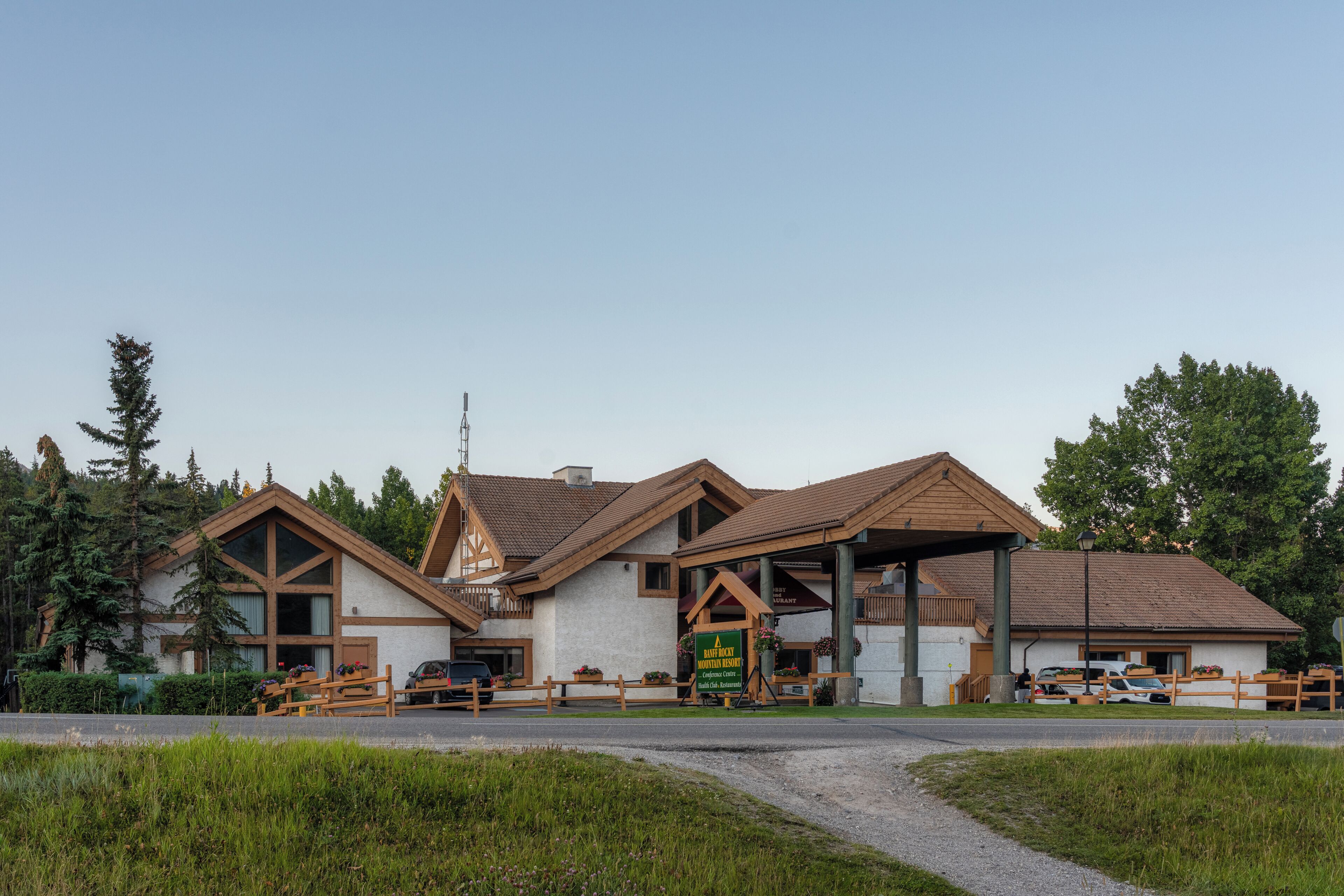 A mountain lodge with a prominent conference center and restaurant.