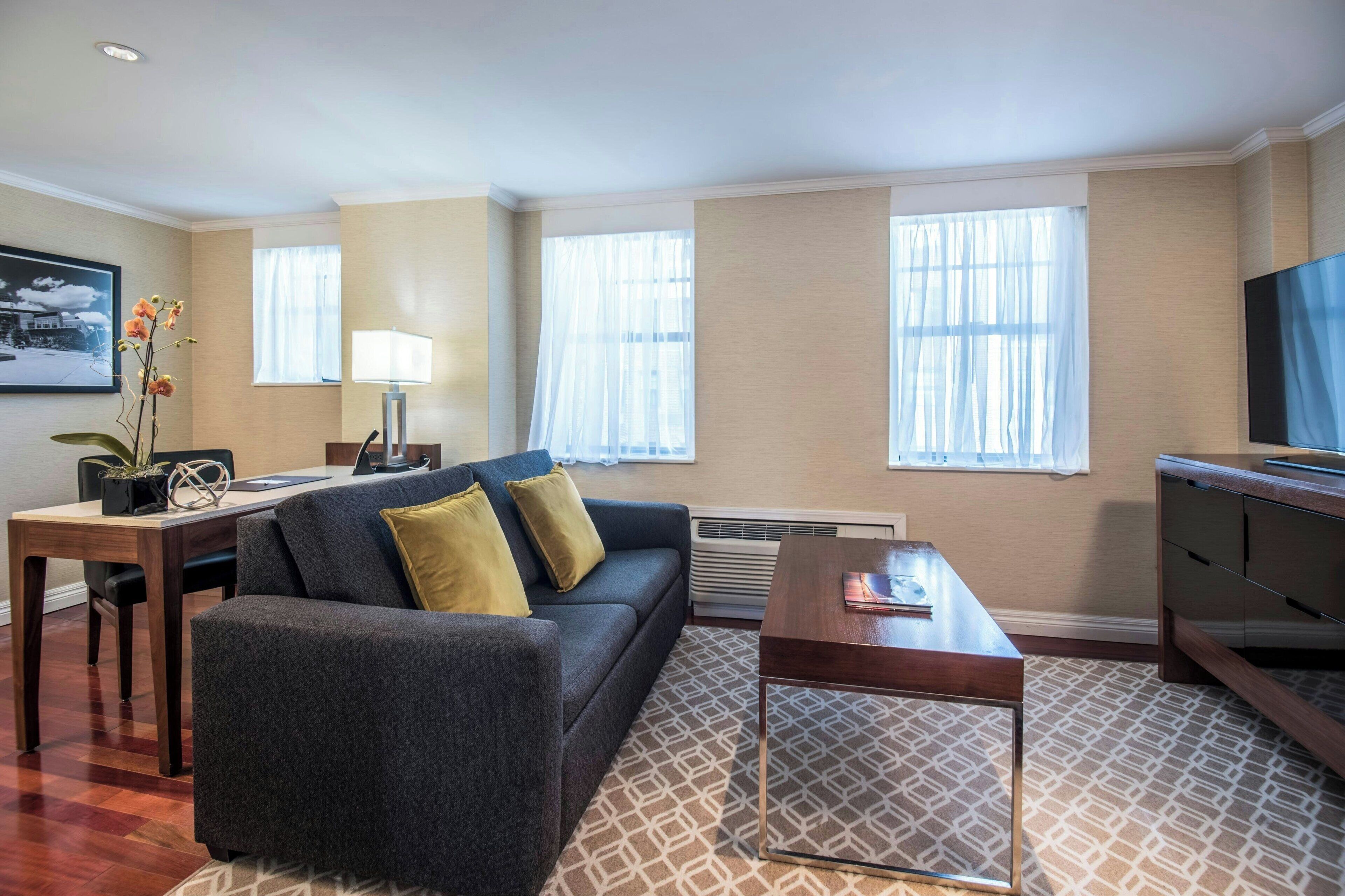 42-inch lcd tv with cable channels, tv