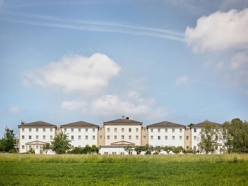 Sunday Hotel Frankfurt Airport West