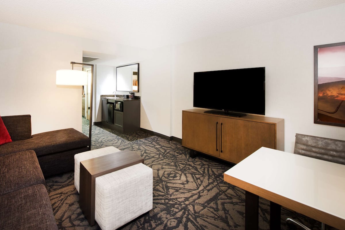 1 bedroom, premium bedding, pillow-top beds, in-room safe