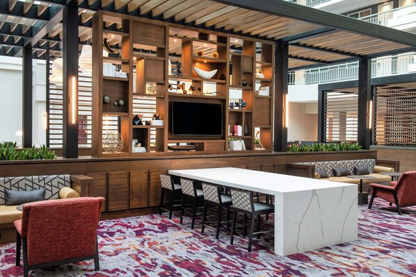 Lobby - Embassy Suites by Hilton Walnut Creek (Walnut Creek)