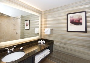Designer toiletries, hair dryer, towels, soap - Embassy Suites by Hilton Walnut Creek (Walnut Creek)
