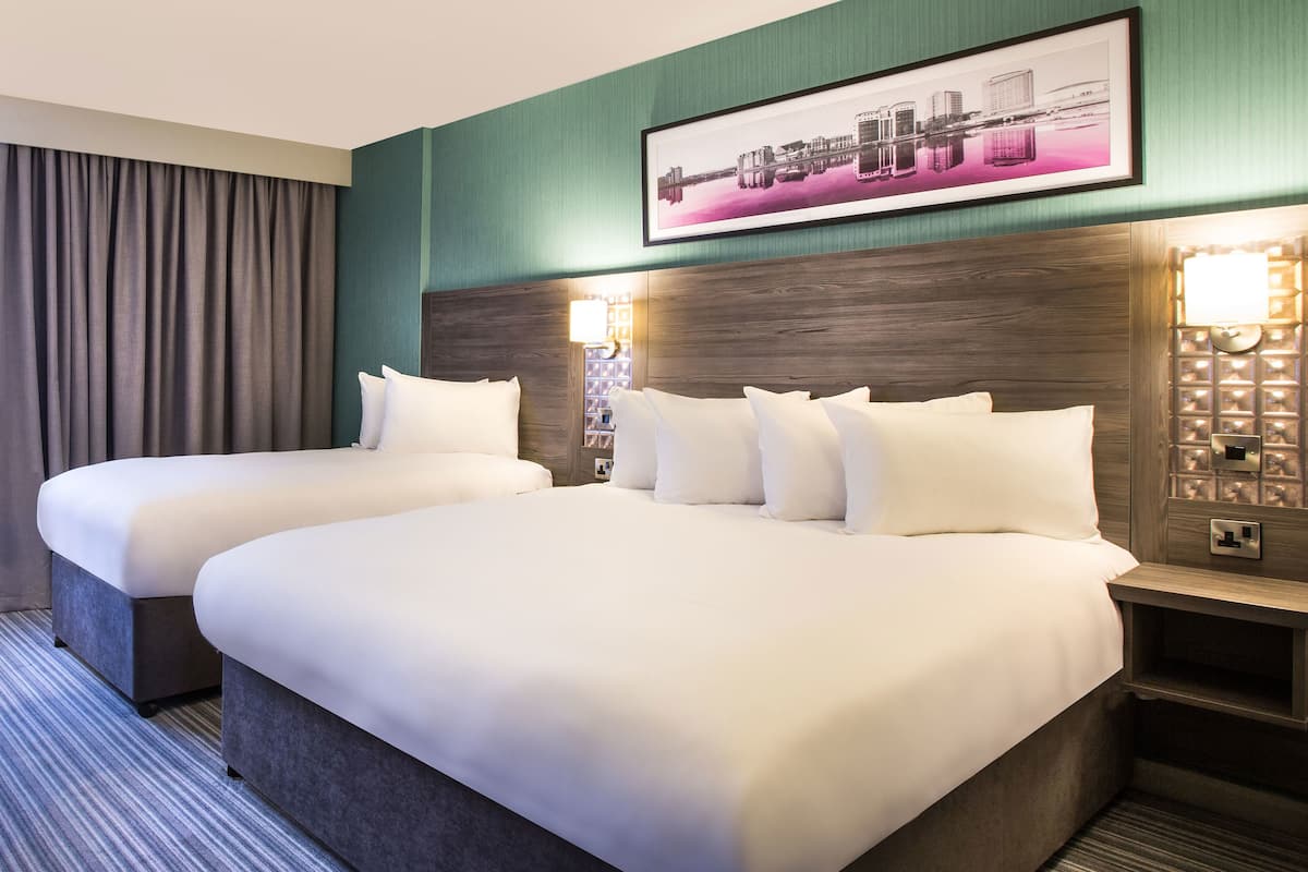 Standard Double or Twin Room | Desk, iron/ironing board (on request), WiFi (free), bed sheets
