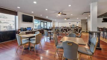 Desayuno buffet incluido todos los días